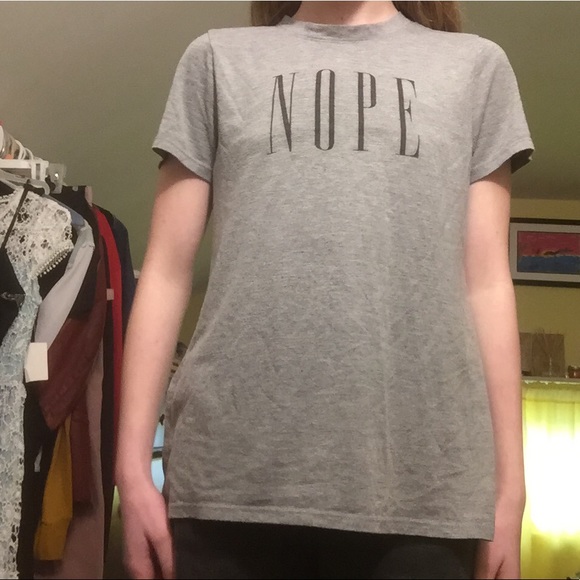 cute grey graphic tee-shirt - Picture 2 of 7